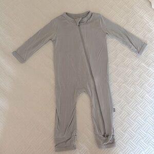 Kyte zipper romper in fog color